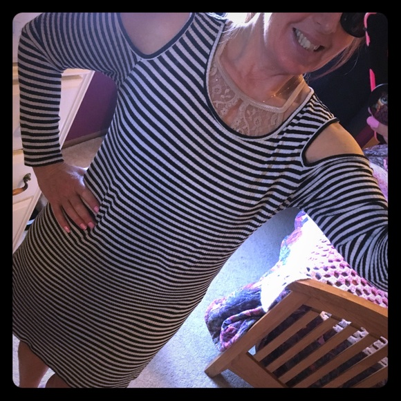 Buckle-Fire, Cold Shoulder Dress - Picture 3 of 8